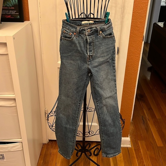 Levi's Wedgie Straight Fit Women's Jeans-Size 26 - Picture 1 of 6